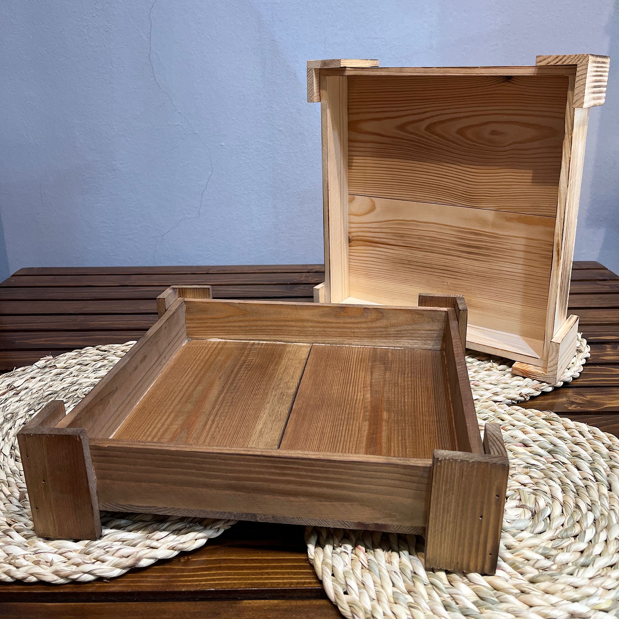 سینی چوبی پایه دار مربع