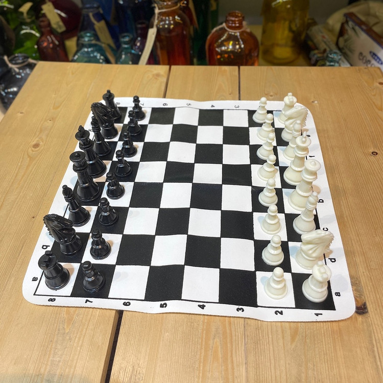 شطرنج مسافرتی همراه با مهره و صفحه ی نمدی (FIDE)
