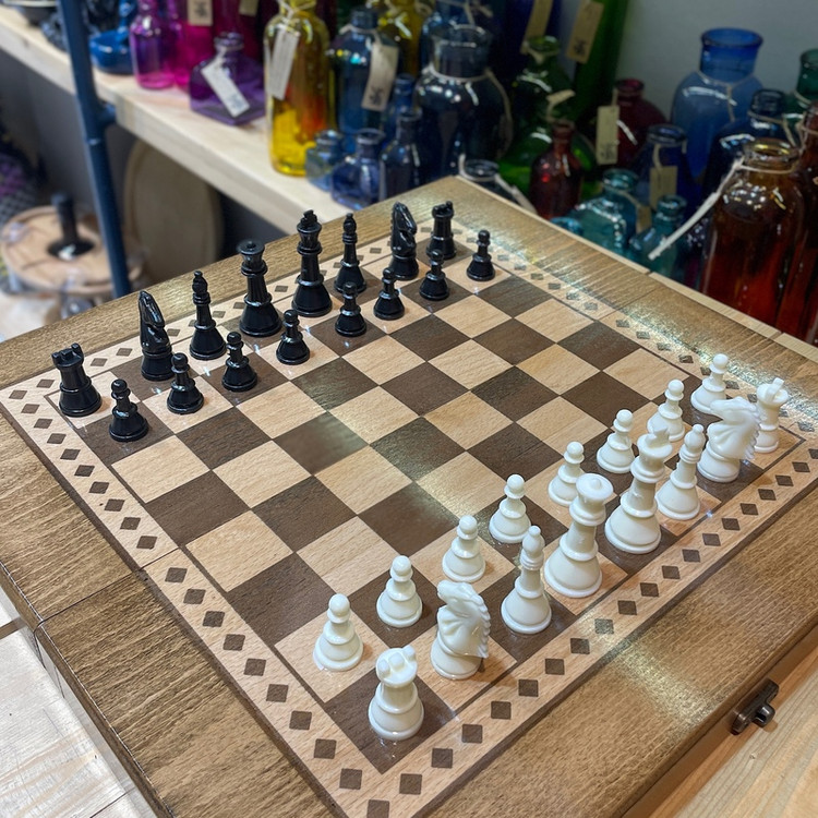 شطرنج مسافرتی همراه با مهره و صفحه ی نمدی (FIDE)