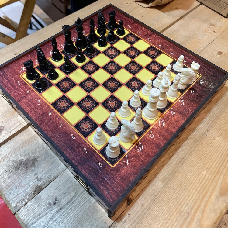 شطرنج مسافرتی همراه با مهره و صفحه ی نمدی (FIDE)